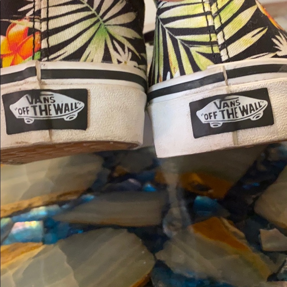 *+ VANS! - Picture 8 of 8